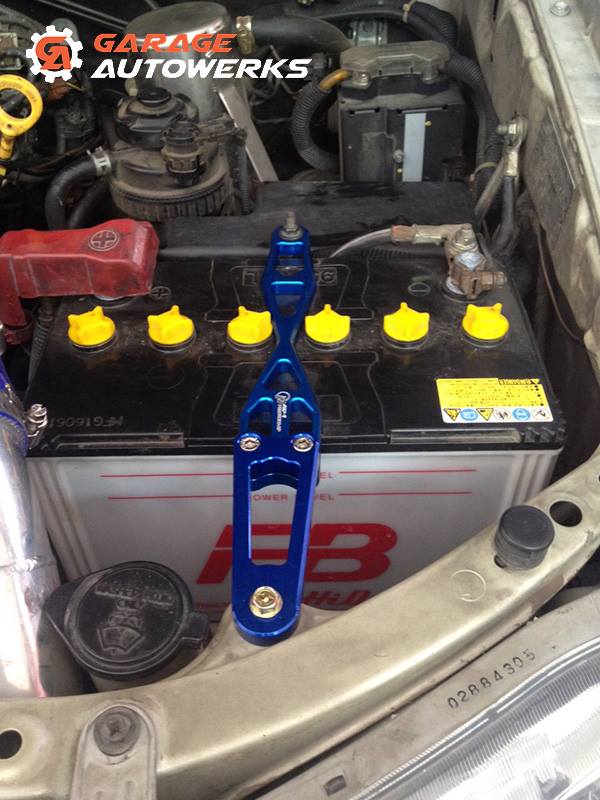 Toyota Hilux installed battery holder